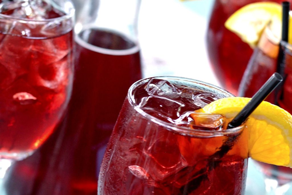 Tinto de Verano je nejlepší letní nápoj, mnohem lepší než Aperol Spritz.