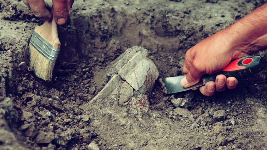 V této zemi byl muž odsouzen k 22 měsícům vězení za systematické plenění archeologických památek.