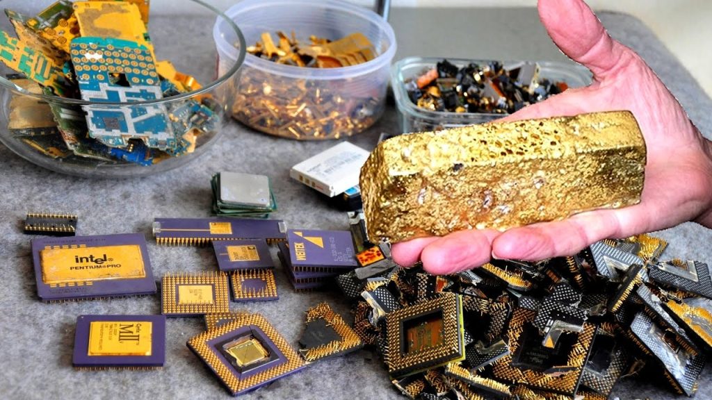 Zlato z elektronického odpadu? Vědci objevili ekologický způsob těžby kovů