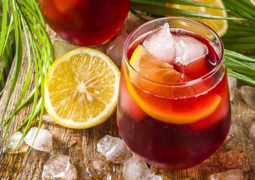 Tinto de Verano je nejlepší letní nápoj, mnohem lepší než Aperol Spritz.