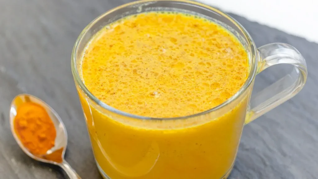 Přidejte do mléka a vypijte před spaním. Získáte mnohem víc než jen lepší trávení