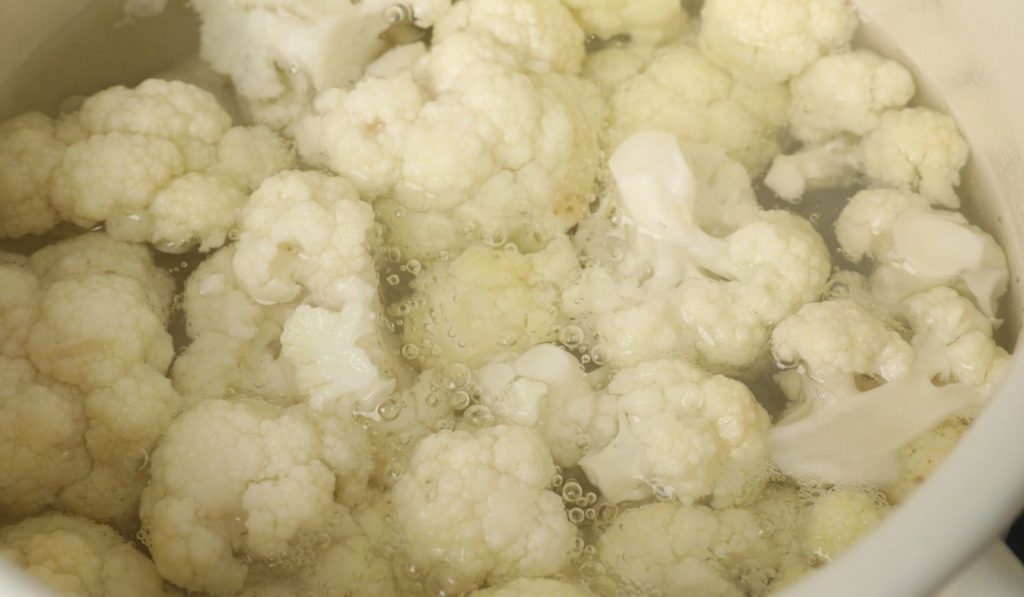 Už nikdy nebudu vařit květák ve vodě. Tato směs funguje stokrát lépe