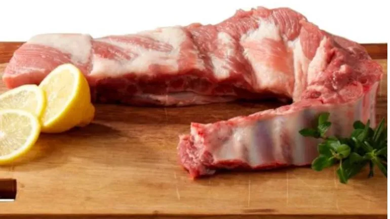 Ani marucha, ani lopatka: levný kus masa na grilování, který se vždy podaří a stojí jen 77400 korun