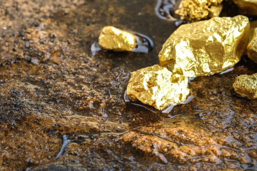 Zbývá jen 15 let zlata? Vědci odhalují, jak se drahé kovy dostaly z jádra Země na povrch