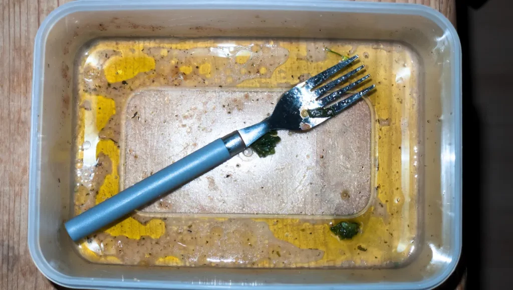 Kouzelné použití octa: jak odstranit skvrny od jídla z nádob Tupperware za 5 minut pomocí jednoho triku