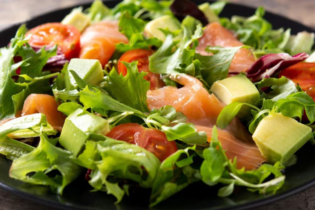 S 5 ingrediencemi a za méně než 10 minut: proteinová večeře a osvěžení, abyste si mohli užít léto