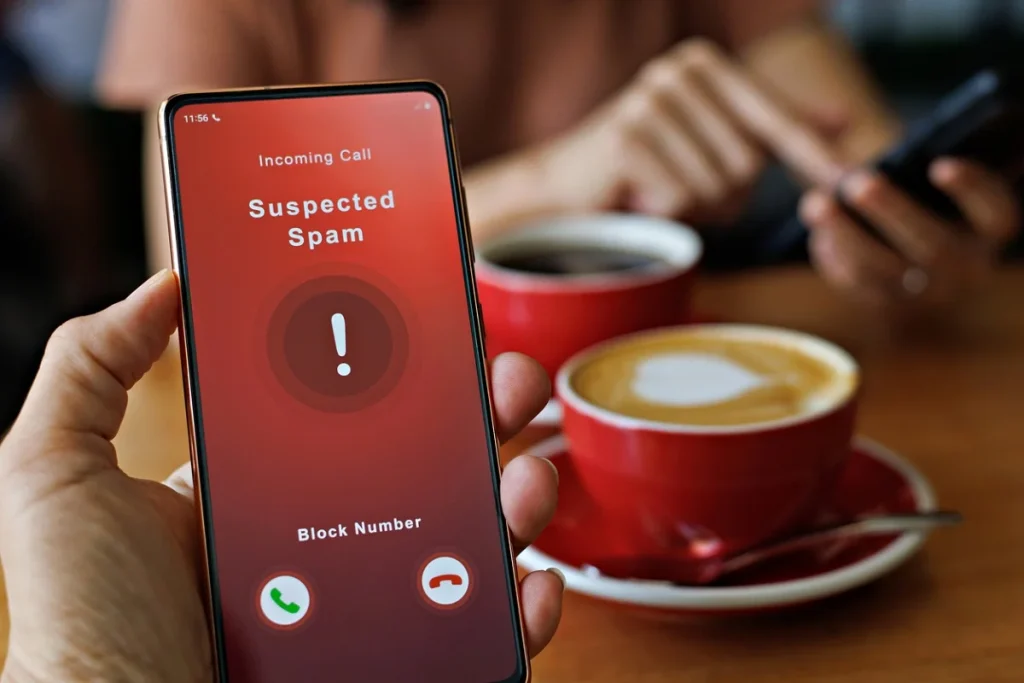 Skrytá funkce mobilního telefonu, kterou byste měli aktivovat hned teď, aby vám zločinci nevyprázdnili účty jediným hovorem