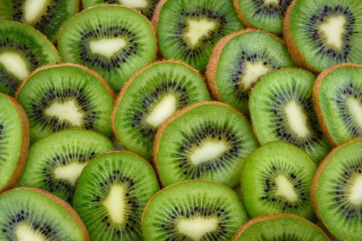 Krok za krokem: jak vypěstovat semena kiwi v zahradě a získat krásné rostliny