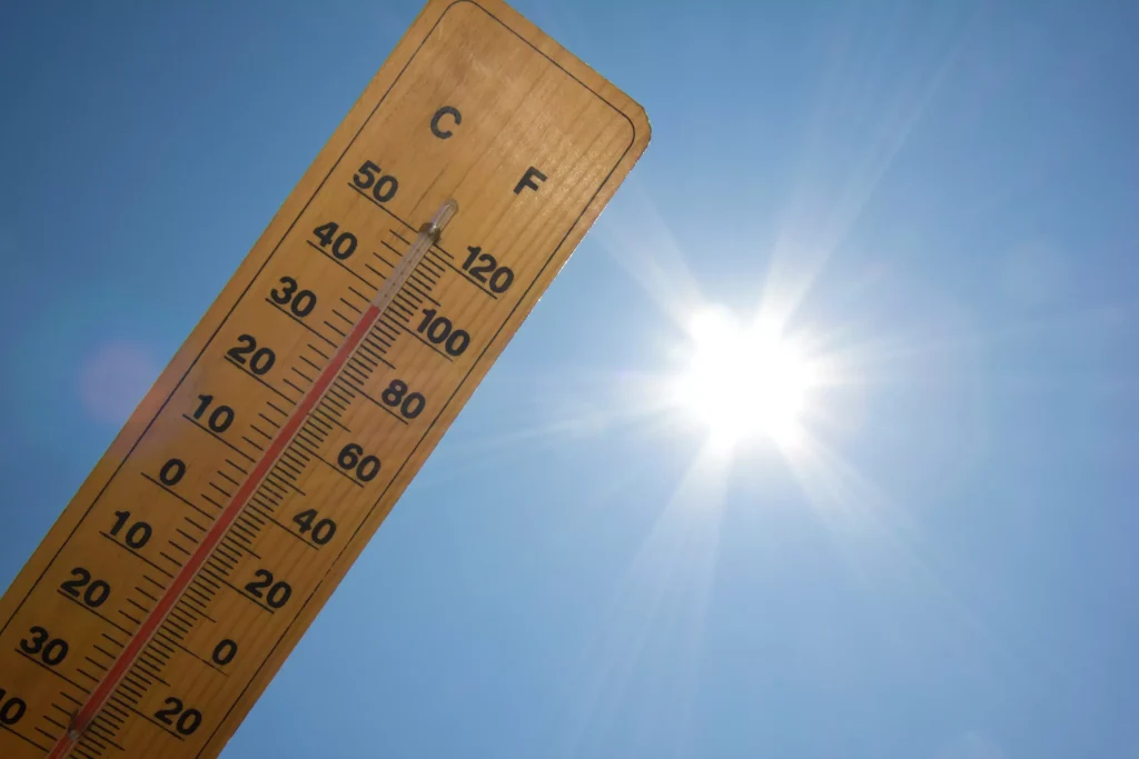 Záchranná služba 112 varuje, jak se chovat během velkých veder: je čas spustit žaluzie.