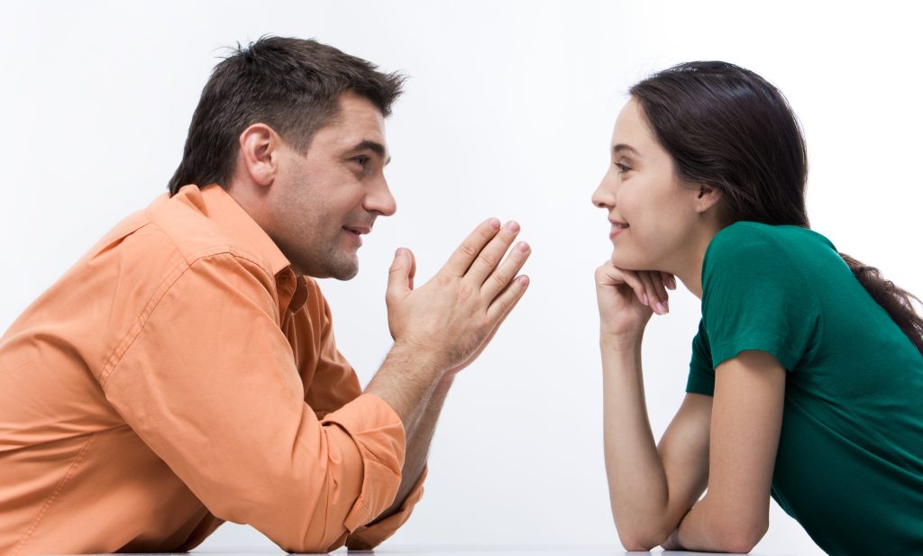 Co z psychologického hlediska znamená, když se vám někdo neustále dívá do očí?