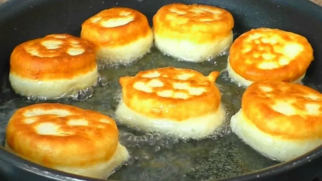 Nadýchané, jemné a rychlé. Palačinky ze tří ingrediencí bezkonkurenčně předčí běžné palačinky.