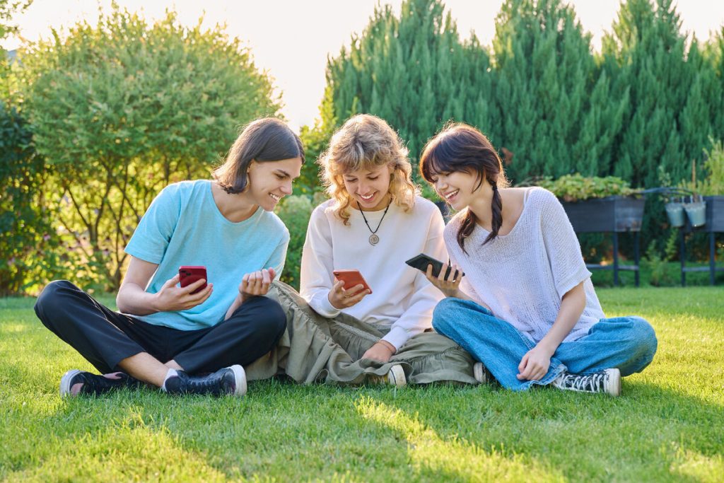 5 chování teenagerů, kteří se chovají jako blázni, ale podle psychologie to znamená, že jsou na správné cestě