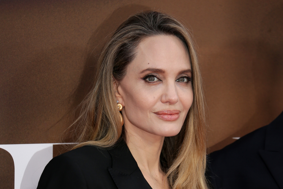 Angelina Jolie (50 let), příklad překonávání překážek a vytrvalosti inspirované stoickou filozofií: „Nebylo to pro mě snadné.“